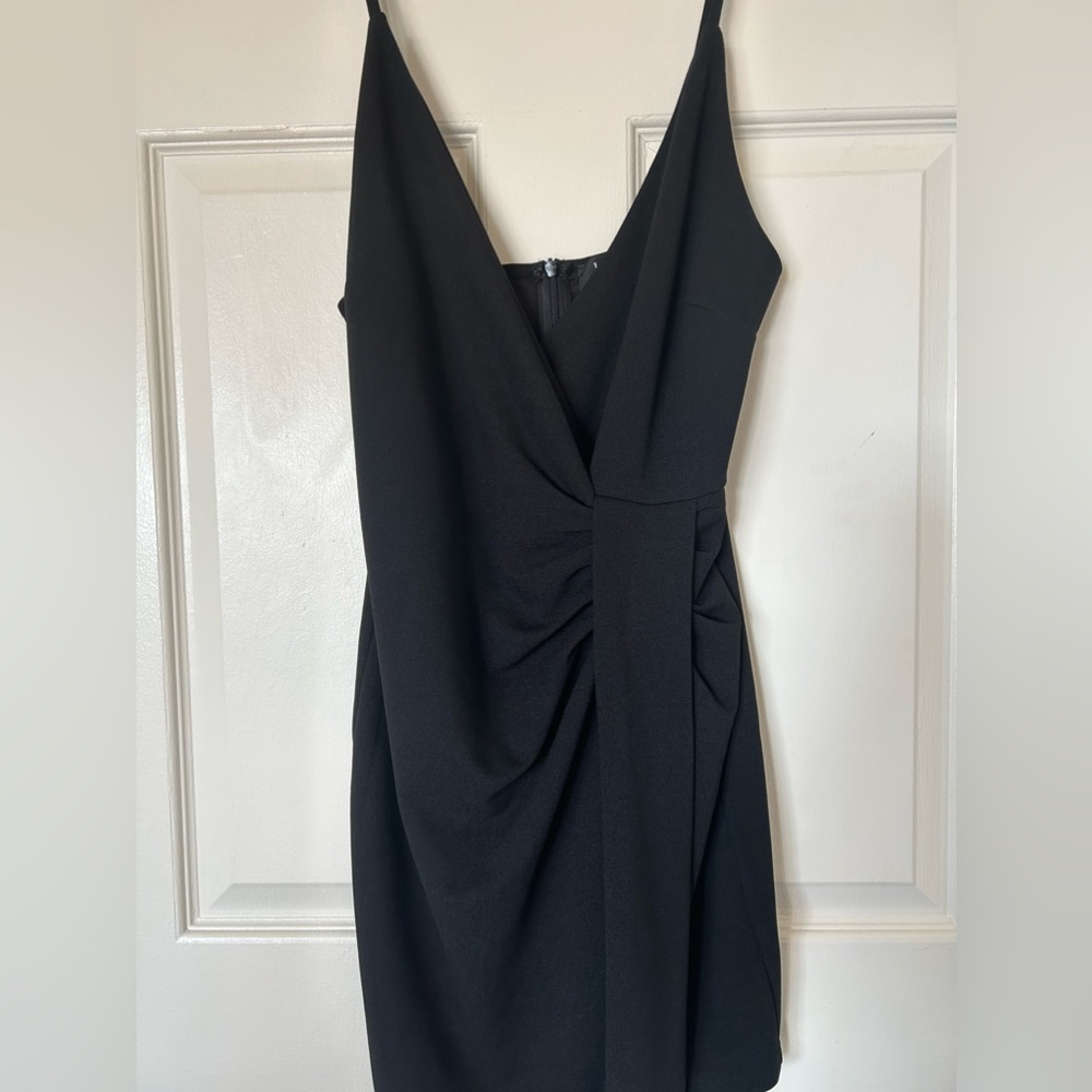 Lulu’s Asymmetrical Hem Faux Wrap Dress‎ Med